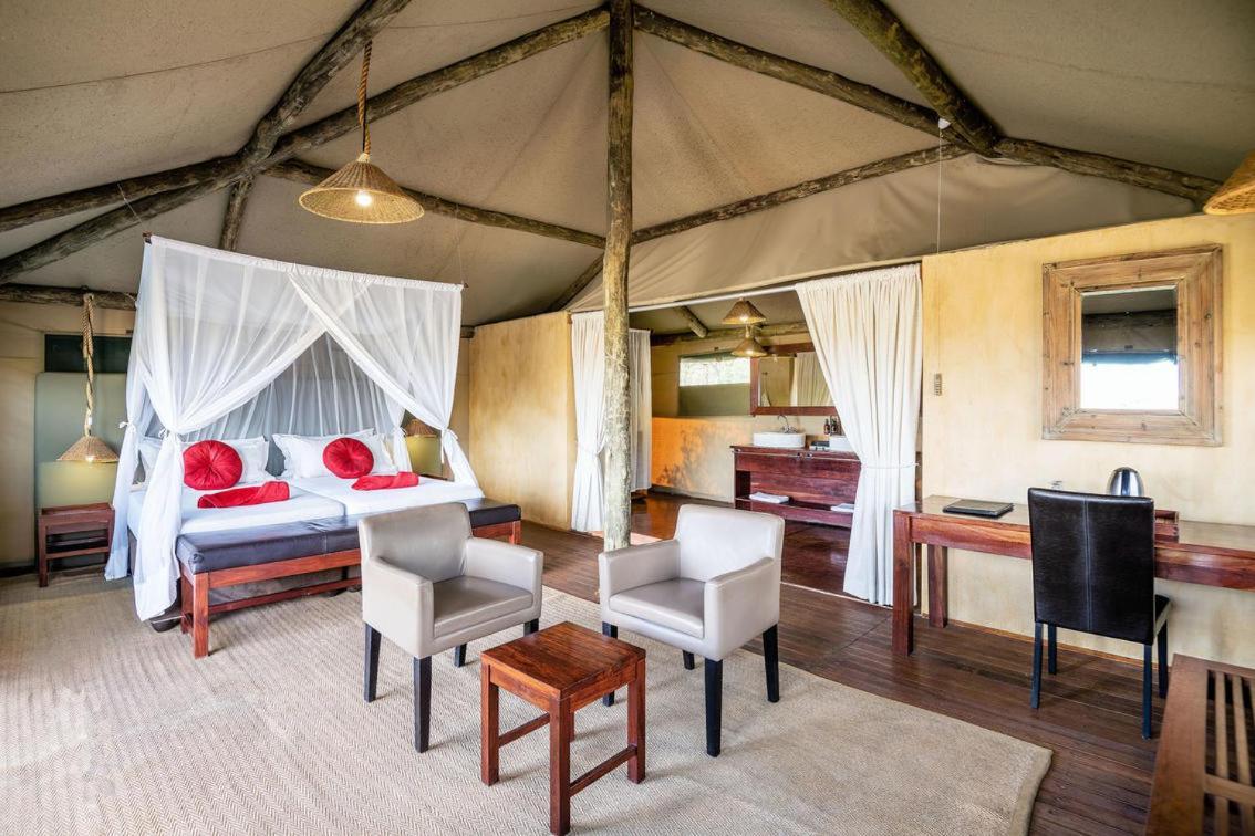 Eagle Tented Lodge & Spa Okaukuejo Exteriör bild