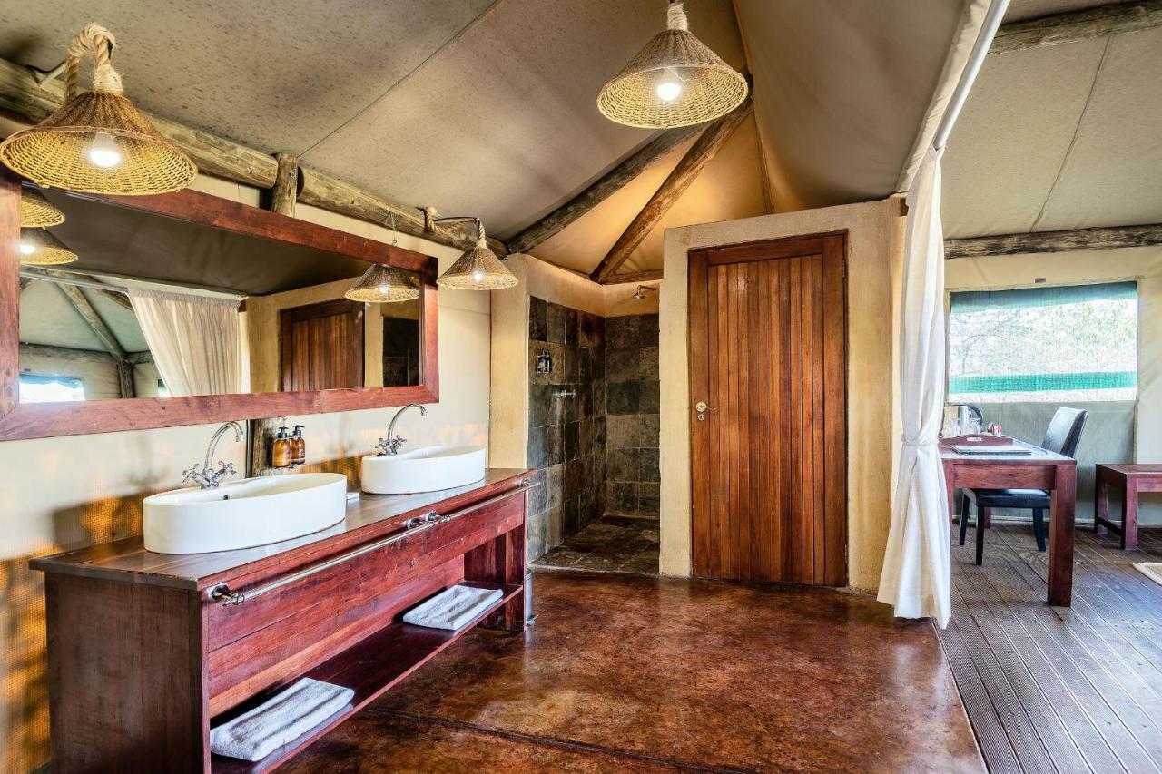 Eagle Tented Lodge & Spa Okaukuejo Exteriör bild