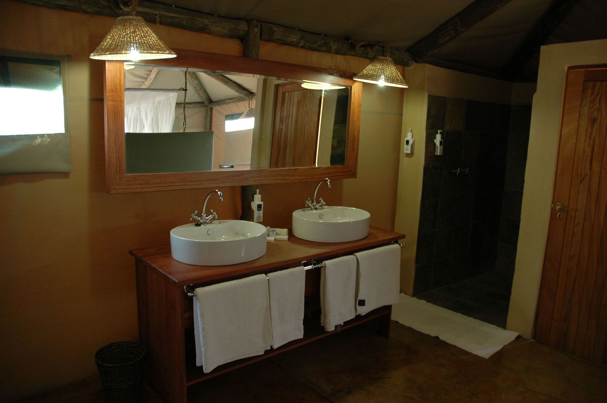 Eagle Tented Lodge & Spa Okaukuejo Exteriör bild